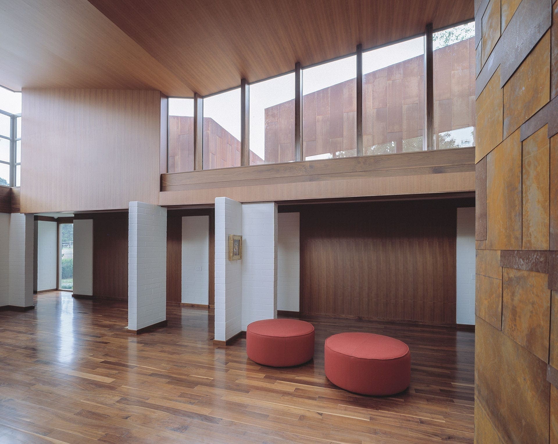 Detail of the Arkansas House interior with detail of the Solanum Steel feature wall.