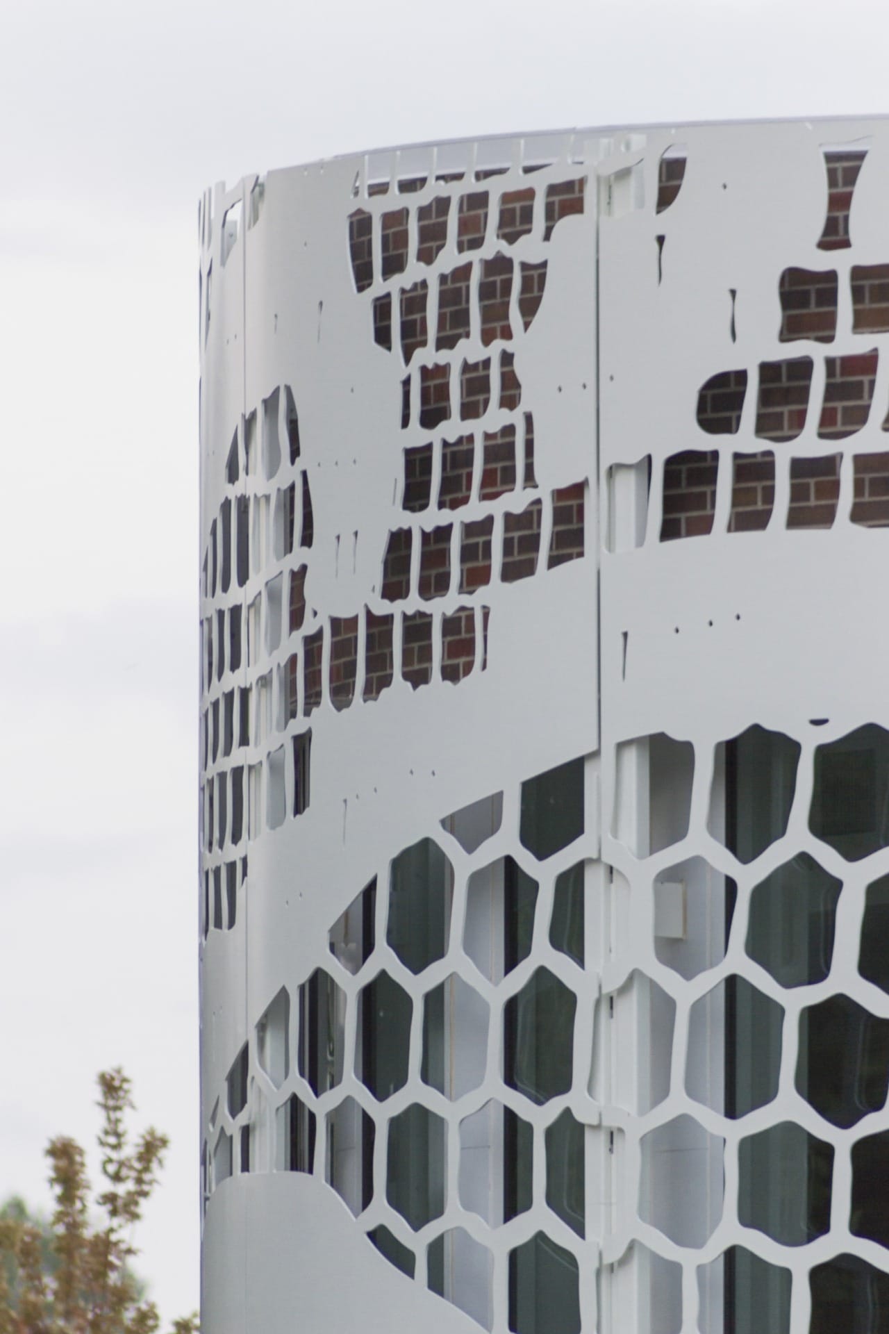 Detail, aluminum plates with lace-pattern.