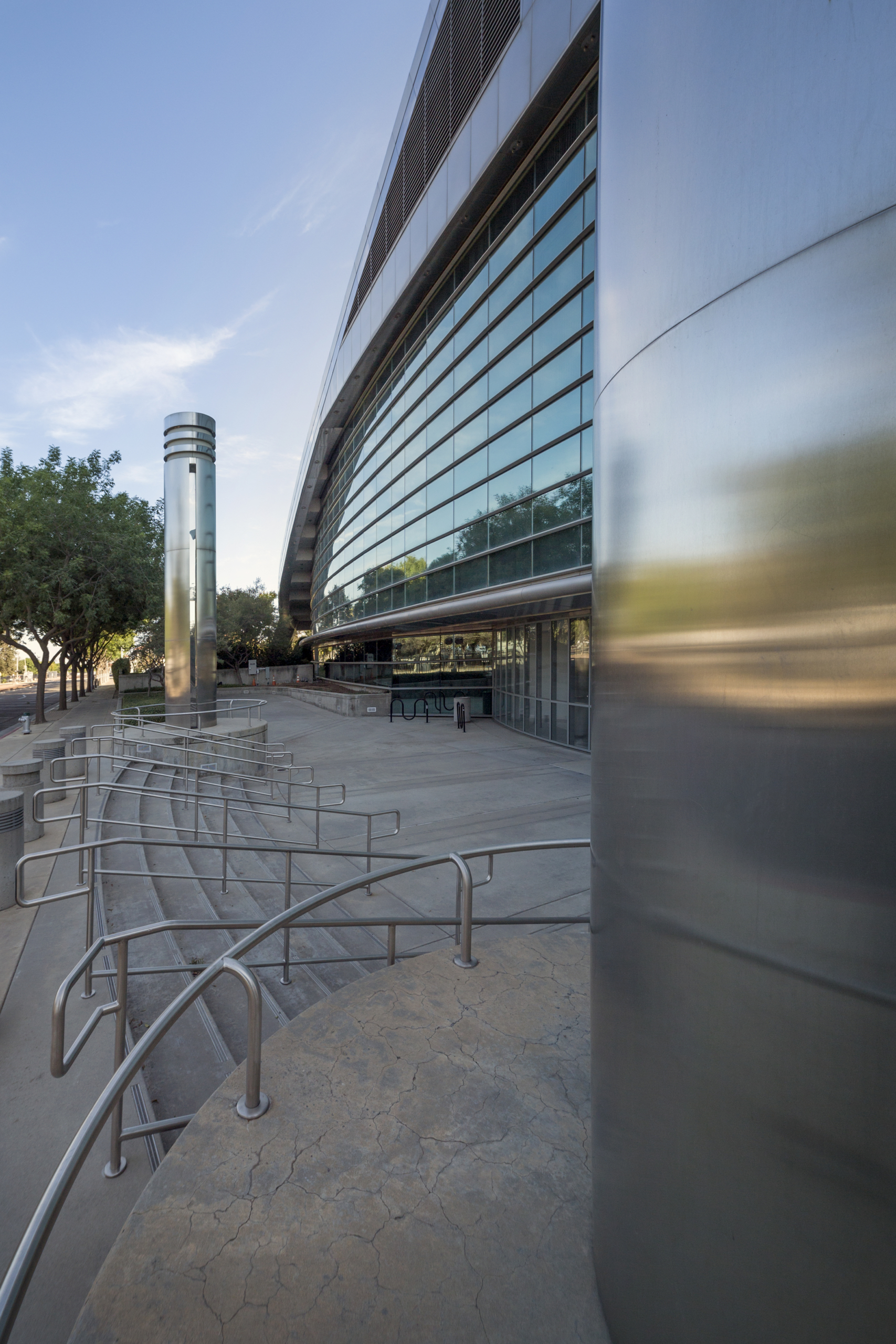 Stainless steel column systems for Fresno City Hall.