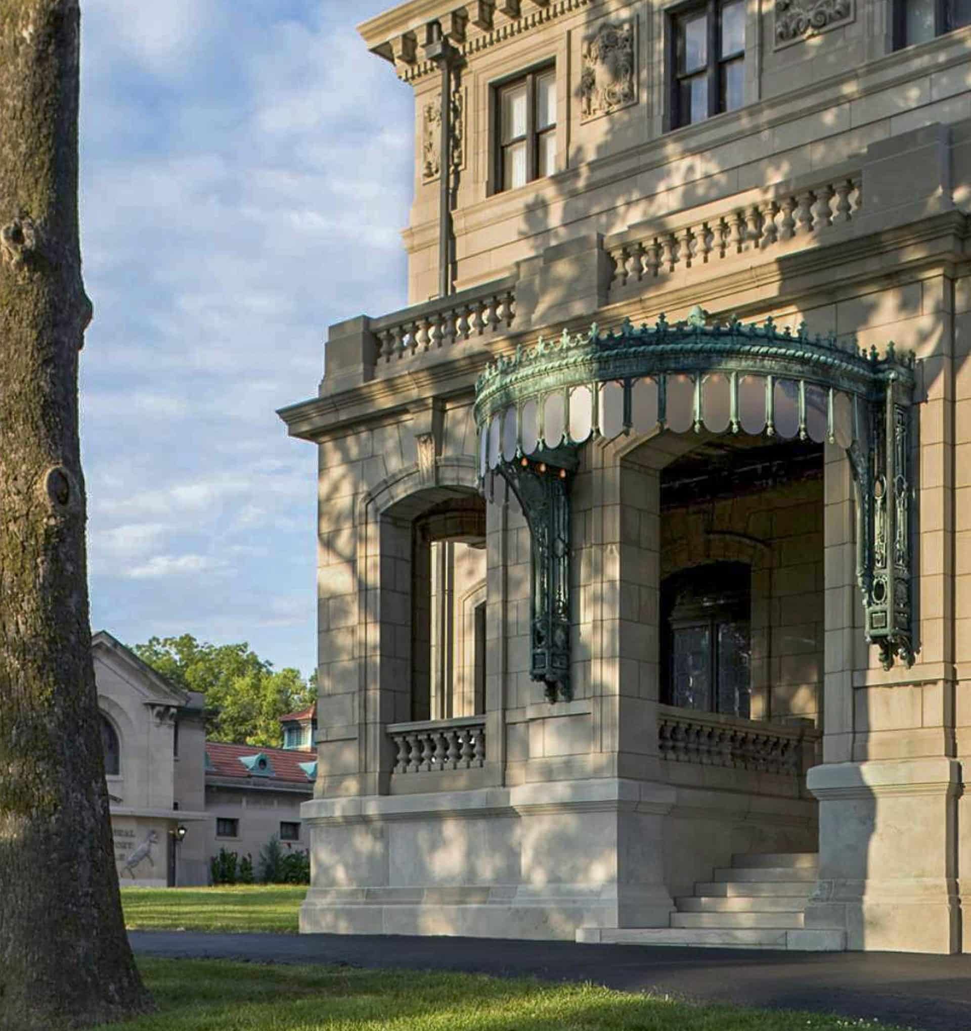 Corinthian Hall porte cochère seen today.