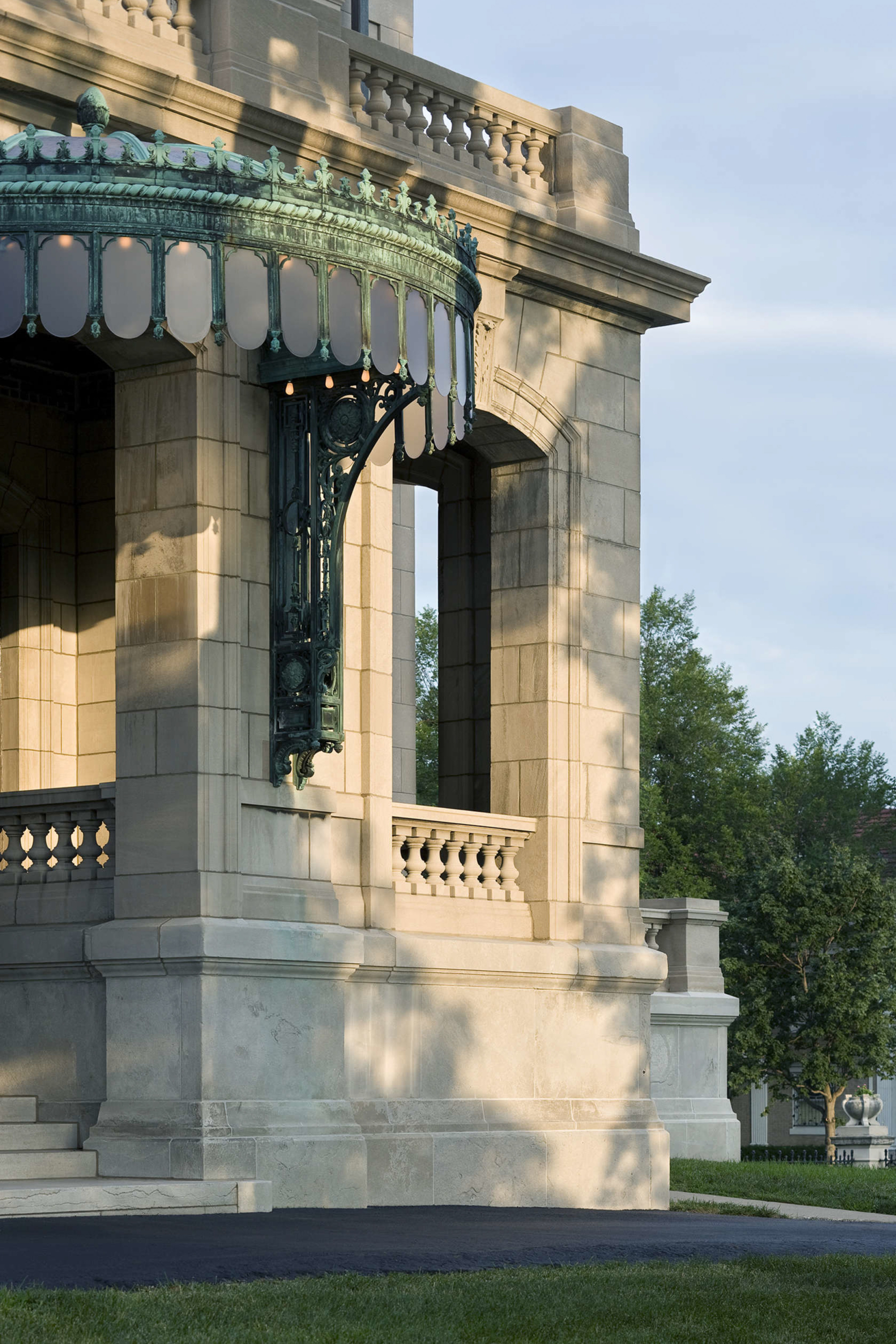 Corinthian Hall canopy at the Kansas City Museum.