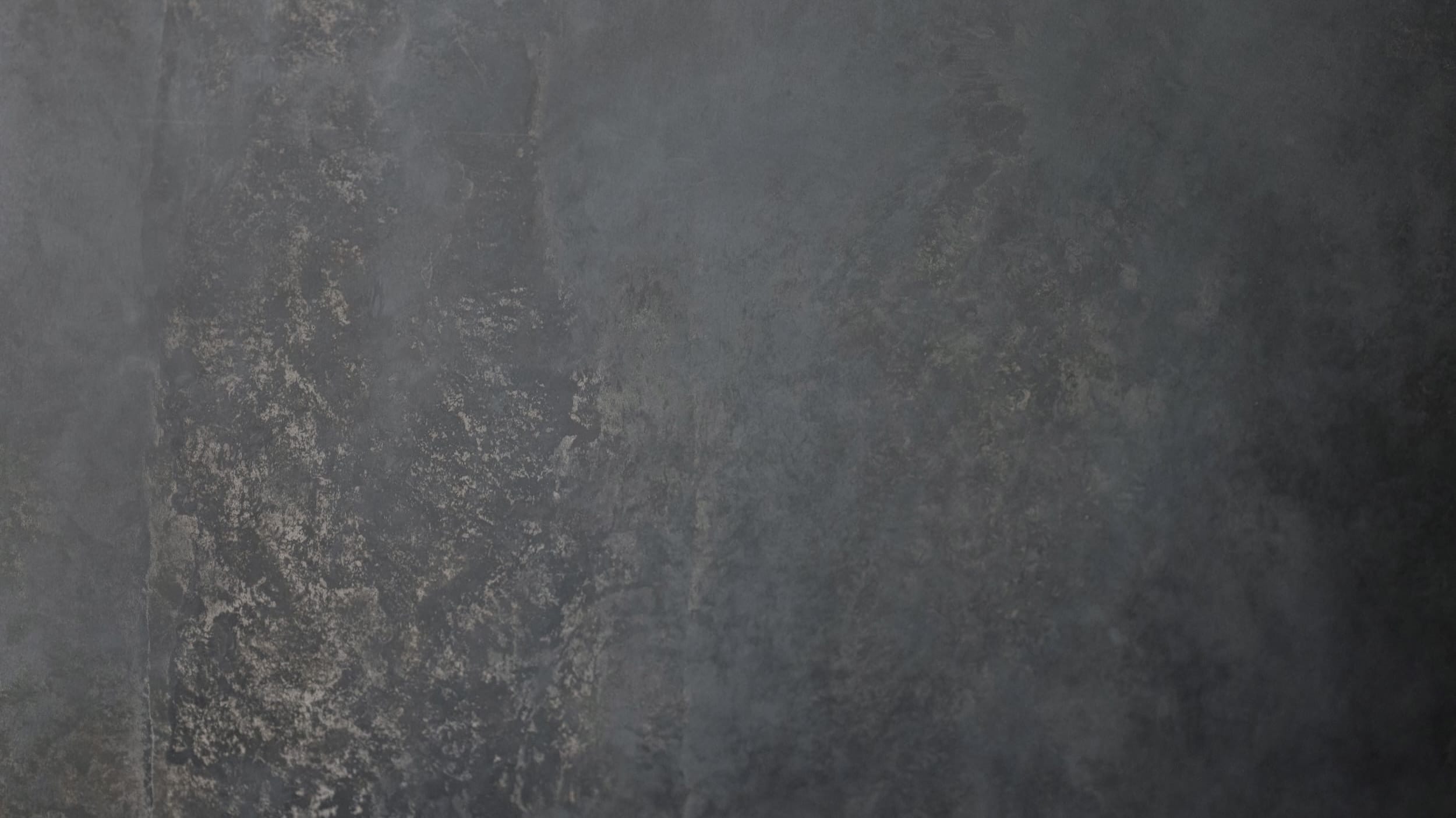 Fuscara Blackened Stainless Steel